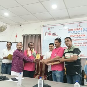 ବରଗଡ ସରକାରୀ ଡାକ୍ତରଖାନାରେ ବିଶ୍ବ ରକ୍ତଦାତା ଦିବସ ଅବସରରେ ଭେଡେନ ଅମୃତ୍ କୁଟୁମ୍ ସମ୍ମାନିତ କରାଯାଇଥିଲା।
