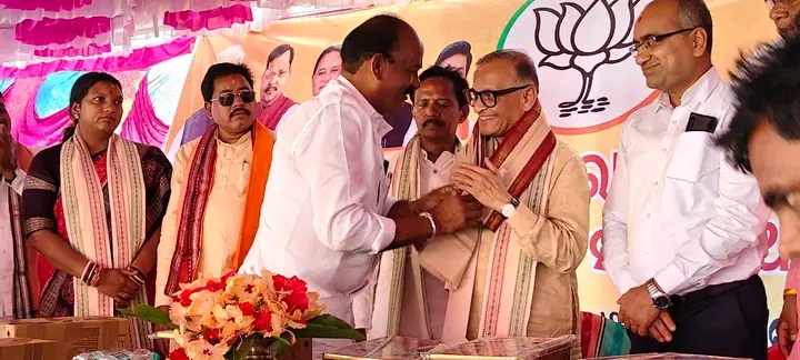କେନ୍ଦ୍ର ସରକାର ଙ୍କ 12 ବର୍ଷ ଓ ରାଜ୍ୟ ସରକାର ଙ୍କ 2 ପୂର୍ତ୍ତି ଉପଲକ୍ଷେ କାଶୀପୁର ବ୍ଲକ ମାଣ୍ଡିବିଶି ଠାରେ ଜନସମ୍ପର୍କ ଅଭିଯାନ