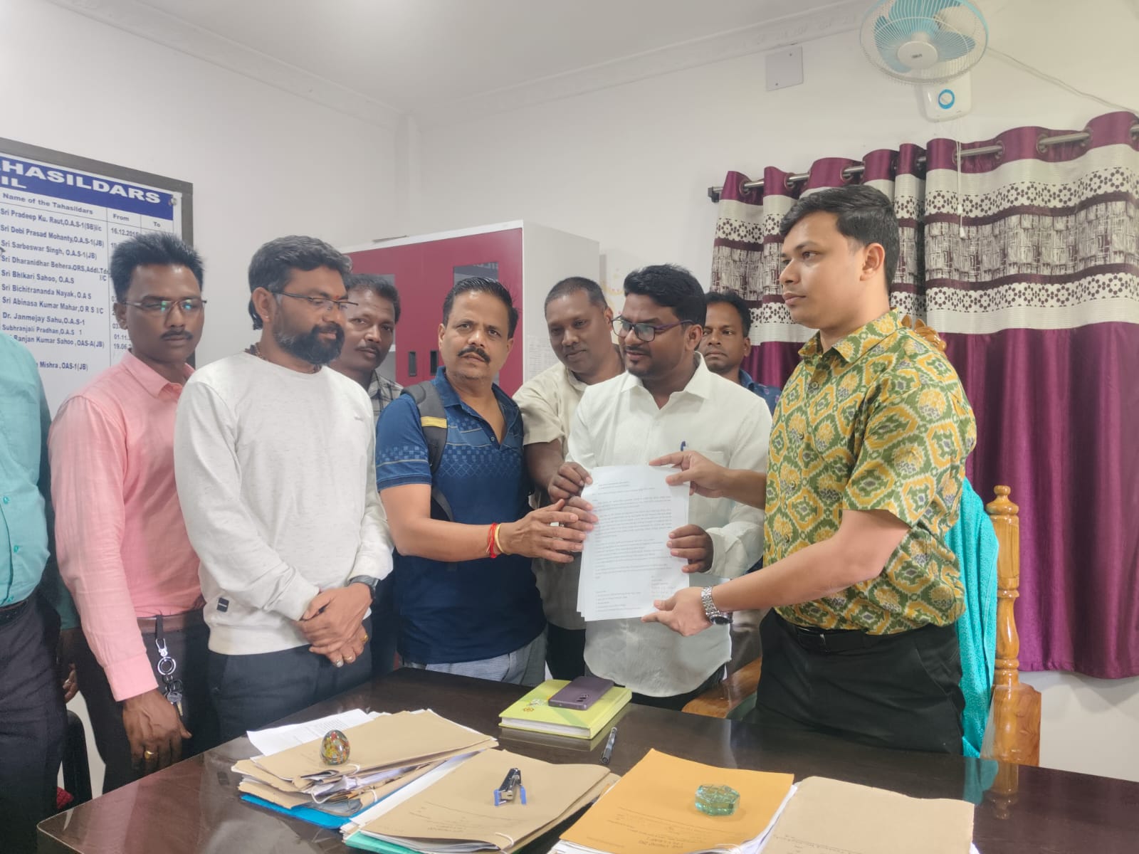 କନ୍ଧମାଳରେ ହାତୀ ଆତଙ୍କ: ସ୍ୱତନ୍ତ୍ର ‘ର‍୍ୟାପିଡ୍ ରେସ୍ପନ୍ସ ଟିମ୍’ ଗଠନ ସହ ଜନସୁରକ୍ଷା ପାଇଁ ମୁଖ୍ୟମନ୍ତ୍ରୀଙ୍କୁ ଦାବିପତ୍ର...