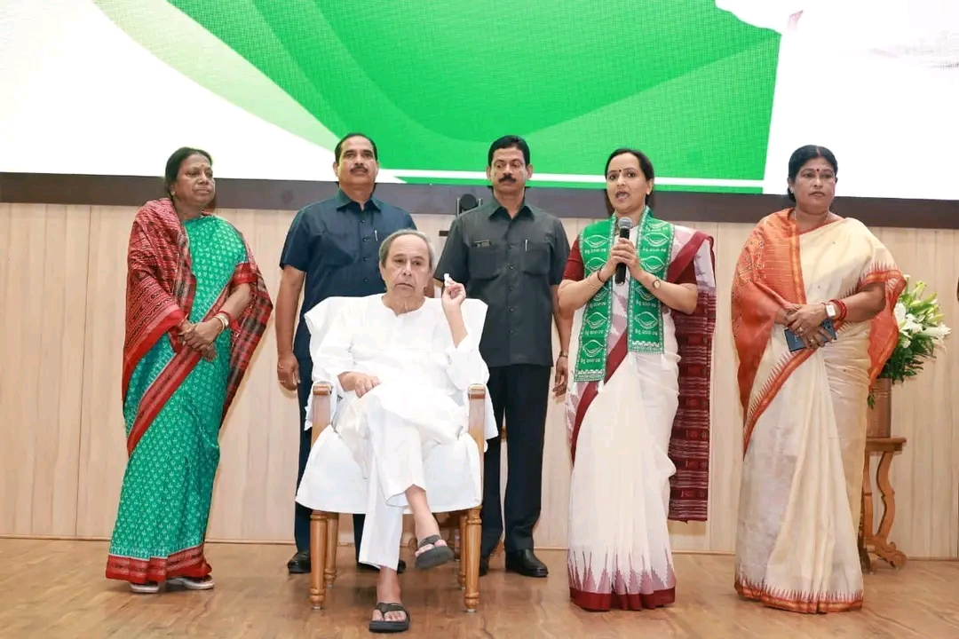 ବିଜେଡିରେ ସାଧାରଣ କାର୍ଯ୍ୟକର୍ତ୍ତା ଭାବେ ଯୋଗ ଦେଲେ ସୁଜାତା, ନବୀନ କହିଲେ ଆଗାମୀ ନିର୍ବାଚନ ପର୍ଯ୍ୟନ୍ତ ନେବେ ଦଳର ନେତୃତ୍ୱ