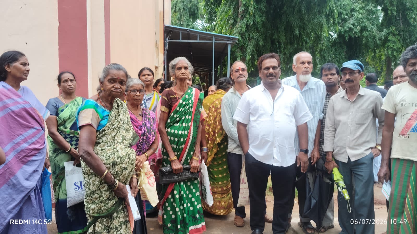 ଡବଲ ଇଞ୍ଜିନ ସରକାର ରେ ୩ ମାସ ହେଲା ଭତା ପାଇବାରୁ ବଂଚିତ ହିତାଧିକାରୀ, ଜିଲ୍ଳାପାଳଙ୍କ ଦ୍ୱାରସ୍ଥ