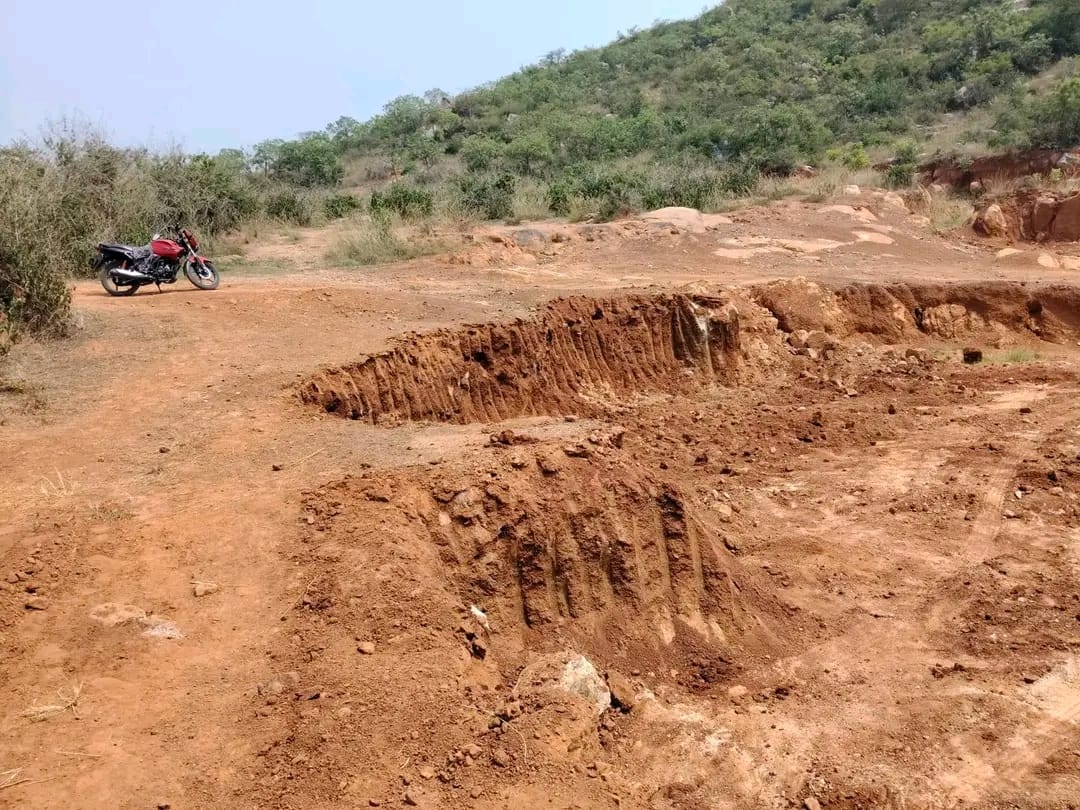 ଗଞ୍ଜାମ ଜିଲ୍ଲା କୁକୁଡ଼ାଖଣ୍ଡି ବ୍ଲକ ବାଲିପଡ଼ା ପଞ୍ଚାୟତରେ ବେଆଇନ ବାଲି ଚାଲାଣ ଅଭିଯୋଗ, କାର୍ଯ୍ୟାନୁଷ୍ଠାନ ଦାବି