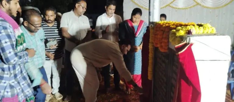 ବେତାଗୁଡ଼ା ଅଞ୍ଚଳ ରେ ଆଲୋକିକରଣ ଶୁଭାରମ୍ଭ କଲେ ବିଧାୟକ।