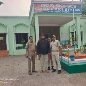 ଡ୍ରାଇଭର କୁ ଶାରୀରିକ ଓ ମାନସିକ ନିର୍ଯାତନା ଅଭିଯୋଗ ରେ ଯୁବକ କୋର୍ଟ ଚାଲାଣ।