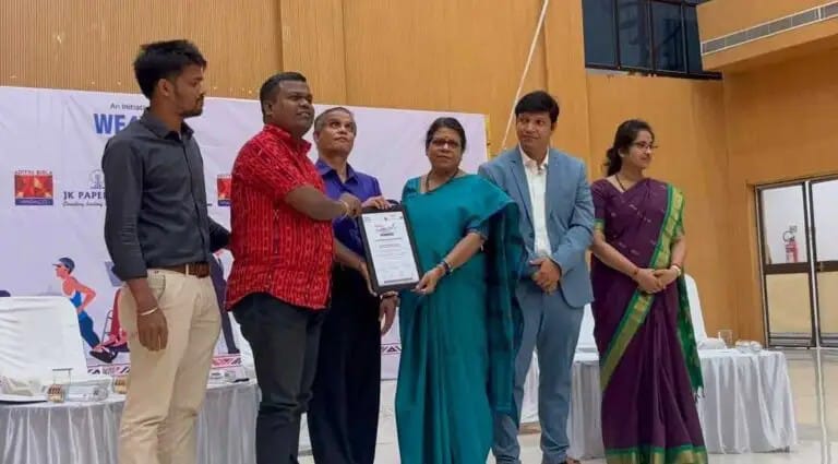 ସାମର୍ଥ୍ୟର ସମ୍ପାଦକ ସନ୍ତୋଷ କୁମାର ମହାରଣା ରାଜ୍ୟସ୍ତରରେ ଶ୍ରେଷ୍ଠ ଭିନ୍ନକ୍ଷମ ସ୍ୱେଚ୍ଛାସେବୀ ଭାବେ ସମ୍ମାନିତ ।