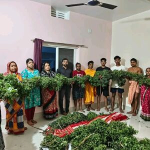 ମହାପ୍ରଭୁଙ୍କ ତୁଳସୀ ସେବାରେ ନିୟୋଜିତ ଭକ୍ତମାନେ – ରଥଯାତ୍ରା ପାଇଁ ଗଞ୍ଜାମ ଜିଲ୍ଲାରୁ ପୁରୀକୁ ଗଲା ବିଶାଳ ତୁଳସୀ ମାଳା