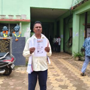 ଗୋଟିଏ ଭୁଲରେ ବନ୍ଦ ହେଲା ଆଧାର, ନ୍ୟାୟ ପାଇଁ ଜିଲ୍ଲାପାଳଙ୍କ ଦ୍ୱାରସ୍ଥ ।