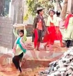 ପଦ୍ମପୁର ସେବାଶ୍ରମରେ ବିପଦଜନକ ସ୍ଥିତି : ପାଠପଢା ବଦଳରେ ନିର୍ମାଣ କାର୍ଯ୍ୟ ପାଇଁ ଛାତ୍ରୀଙ୍କ ମୁଣ୍ଡରେ ଇଟା ଓ ମାଟି ବୁହାଗଲା ।