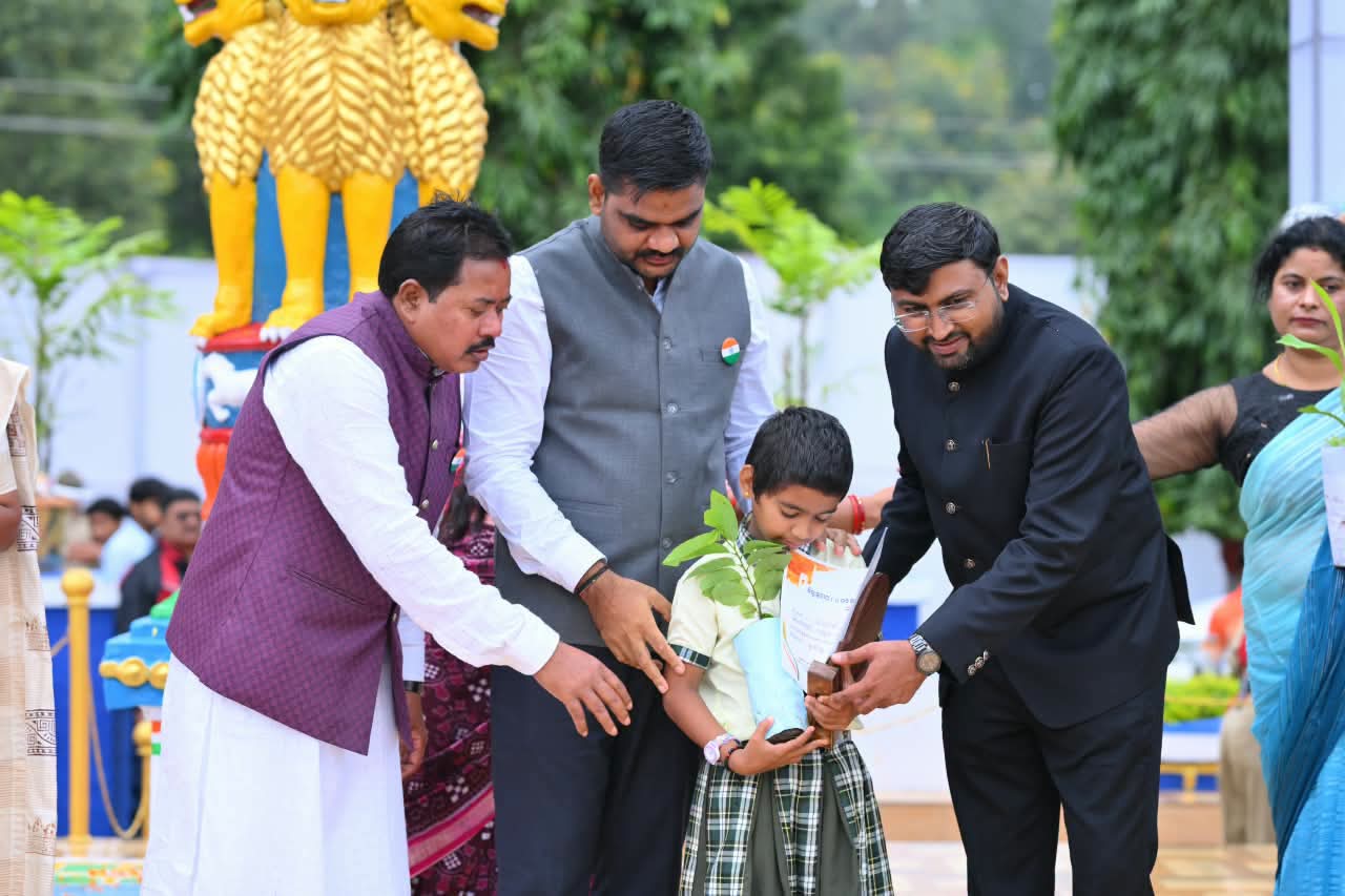 କୋରାପୁଟରେ ଗରିମାମୟ ଭାବେ ପାଳିତ ହେଲା ୮୦ତମ ଜିଲ୍ଲାସ୍ତରୀୟ ସ୍ୱାଧୀନତା ଦିବସ