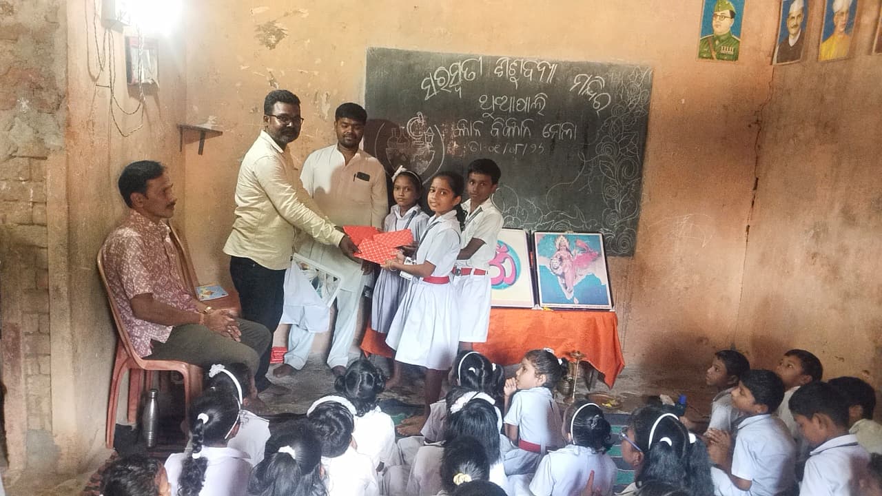 ସମ୍ବଲପୁରୀ ଦିନ ଅବସର ରେ ନିଷ୍ଠା ପରିବାର ତରଫ ରୁ ରକ୍ତ ଦାନ ଶିବିର ୨୧ୟୁନିଟ ରକ୍ତ ସଂଗୃହୀତ ହୋଇଯାଇଛି।
