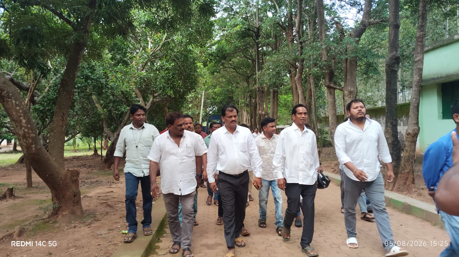 ବରିଷ୍ଠ ଛାତ୍ରଙ୍କ ଦ୍ୱାରା କନିଷ୍ଠ ଛାତ୍ରଙ୍କୁ ମାଡ଼ ମାରିବା ଘଟଣା: ବିଜେଡି ପ୍ରତିନିଧି ଦଳ ରିଭୋଲକୋଣା ସ୍କୁଲରେ