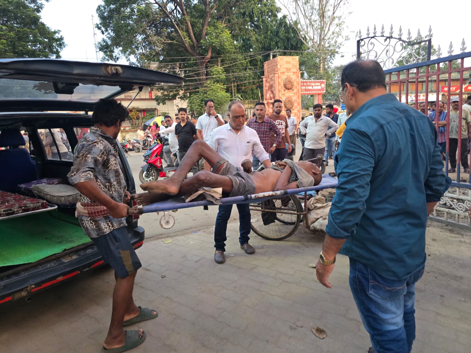 ଅସହାୟ ବୃଦ୍ଧଙ୍କ ଶବ ସତ୍କାର କଲା ନିଷ୍ଠା ପରିବାର ବରଗଡ ।