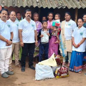 ସ୍ୱାଧୀନତା ଦିବସରେ ଦାଦନ ମୃତକଙ୍କ ପରିବାର ପକ୍ଷରୁ ‘ସ୍ୱାକ୍‌’ଅସହାୟ ପରିବାରକୁ ରାସନ, ପୋଷାକ ଓ ସହାୟତା ପ୍ରଦାନ