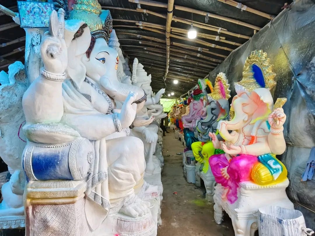 ଗଞ୍ଜାମ ଜିଲ୍ଲା ସରକାରୀ ଓ ପ୍ରଶାସନ ନିର୍ଦ୍ଦେଶକୁ ବେଖାତିର,ଖୁଲାମଖୁଲା ପ୍ଳାଷ୍ଟର ଅଫ୍ ପ୍ୟାରିସ ମୂର୍ତ୍ତି ନିର୍ମାଣ ଓ ବିକ୍ରି