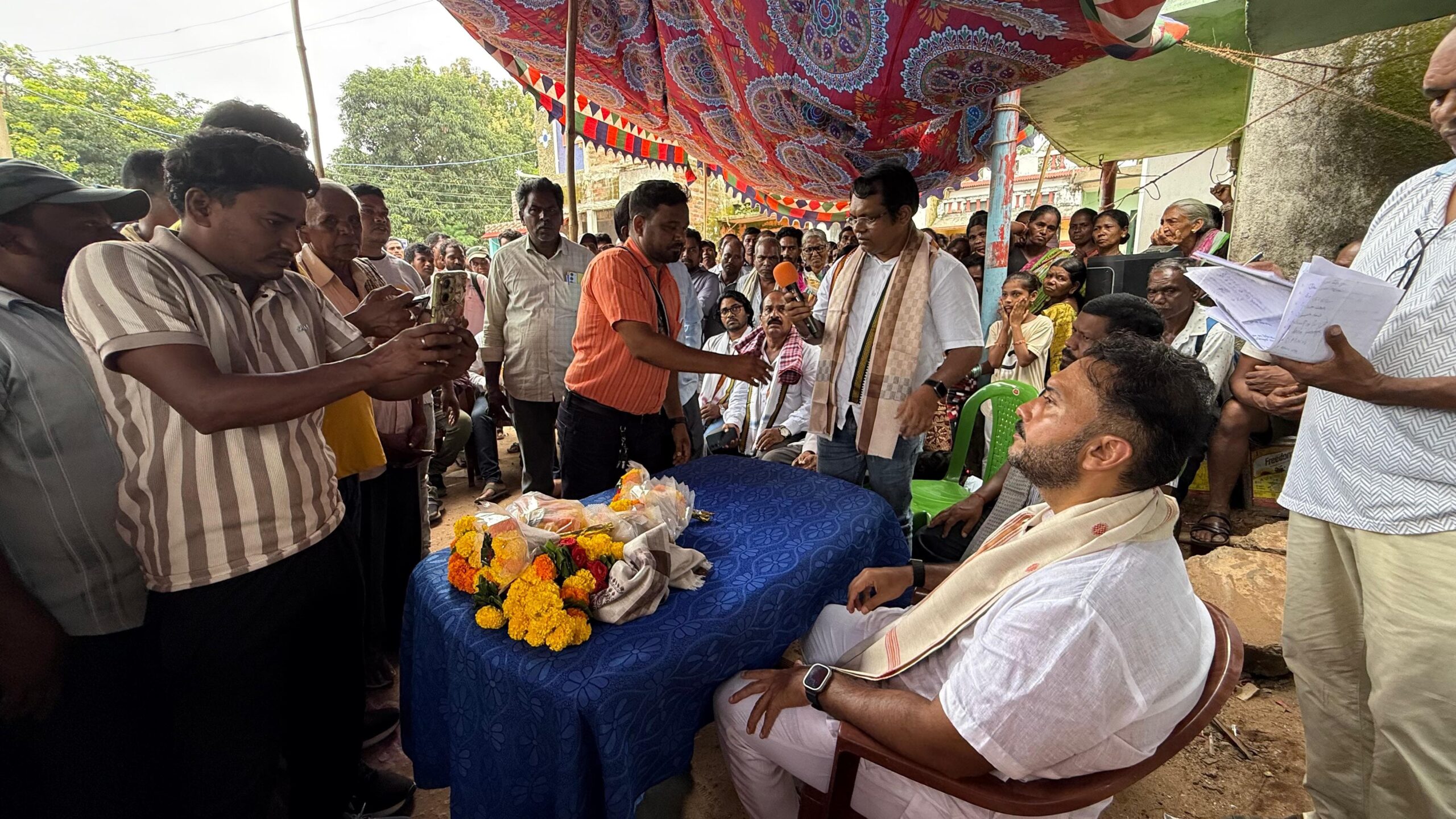 ଅଜୟଗଡ଼ରେ ବିଧାୟକଙ୍କ ଜନ ଅଭିଯୋଗ ଶୁଣାଣୀ ।