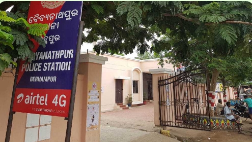 ପ୍ରତାରକ ଯୁବକ କୋର୍ଟ ଚାଲାଣ।