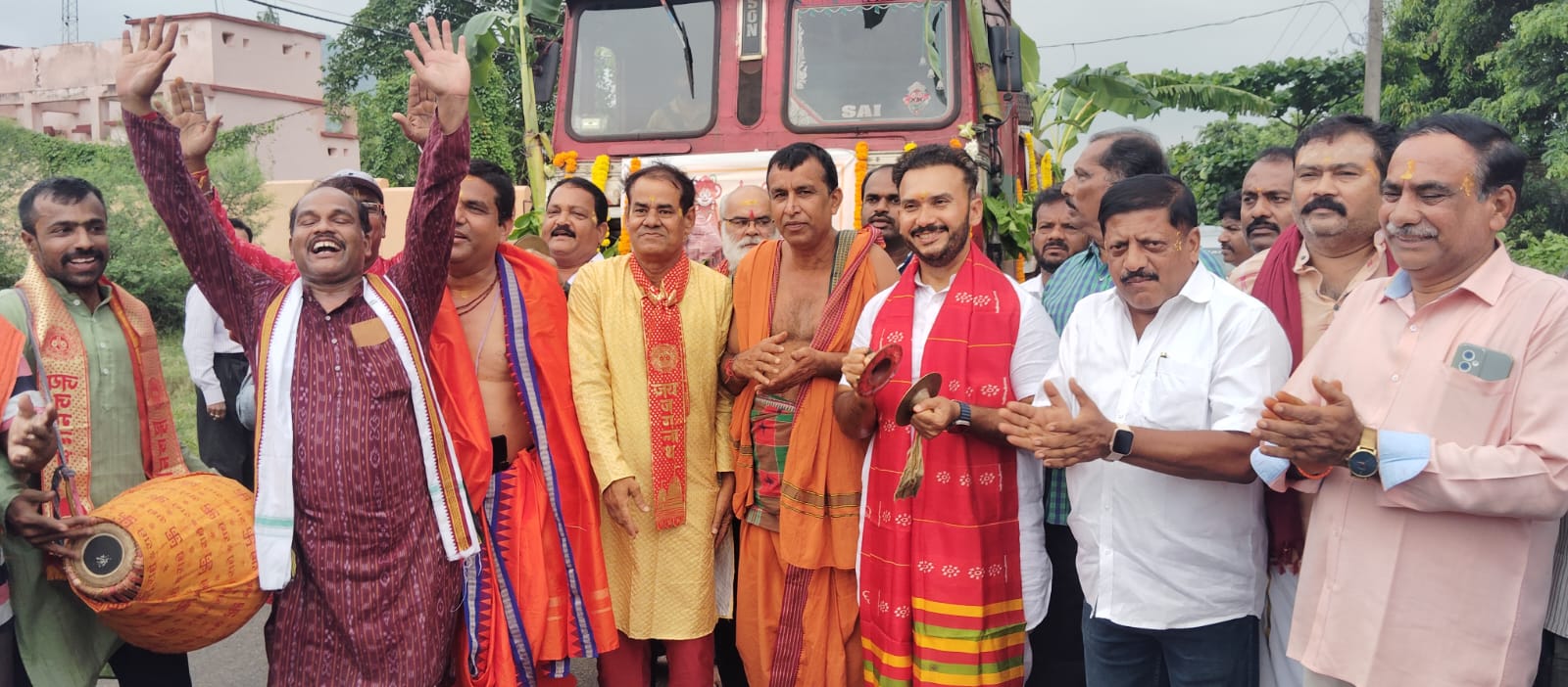 ନୂତନ ଭାବେ ନିର୍ମାଣାଧୀନ ଶ୍ରୀଜଗନ୍ନାଥ ମନ୍ଦିରର ଚାରିଟି ଦ୍ୱାରବନ୍ଧକୁ ଭକ୍ତଙ୍କ ଭବ୍ୟ ସ୍ୱାଗତ ।