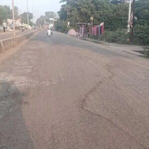 ପୁଲିସ ଷ୍ଟେସନ – ରାମସାଗର ରାସ୍ତା ଅବସ୍ଥା ଶୋଚନୀୟ : ନିର୍ମାଣର ବର୍ଷକ ପରେ ଉଠିଗଲା ପିଚୁ ।