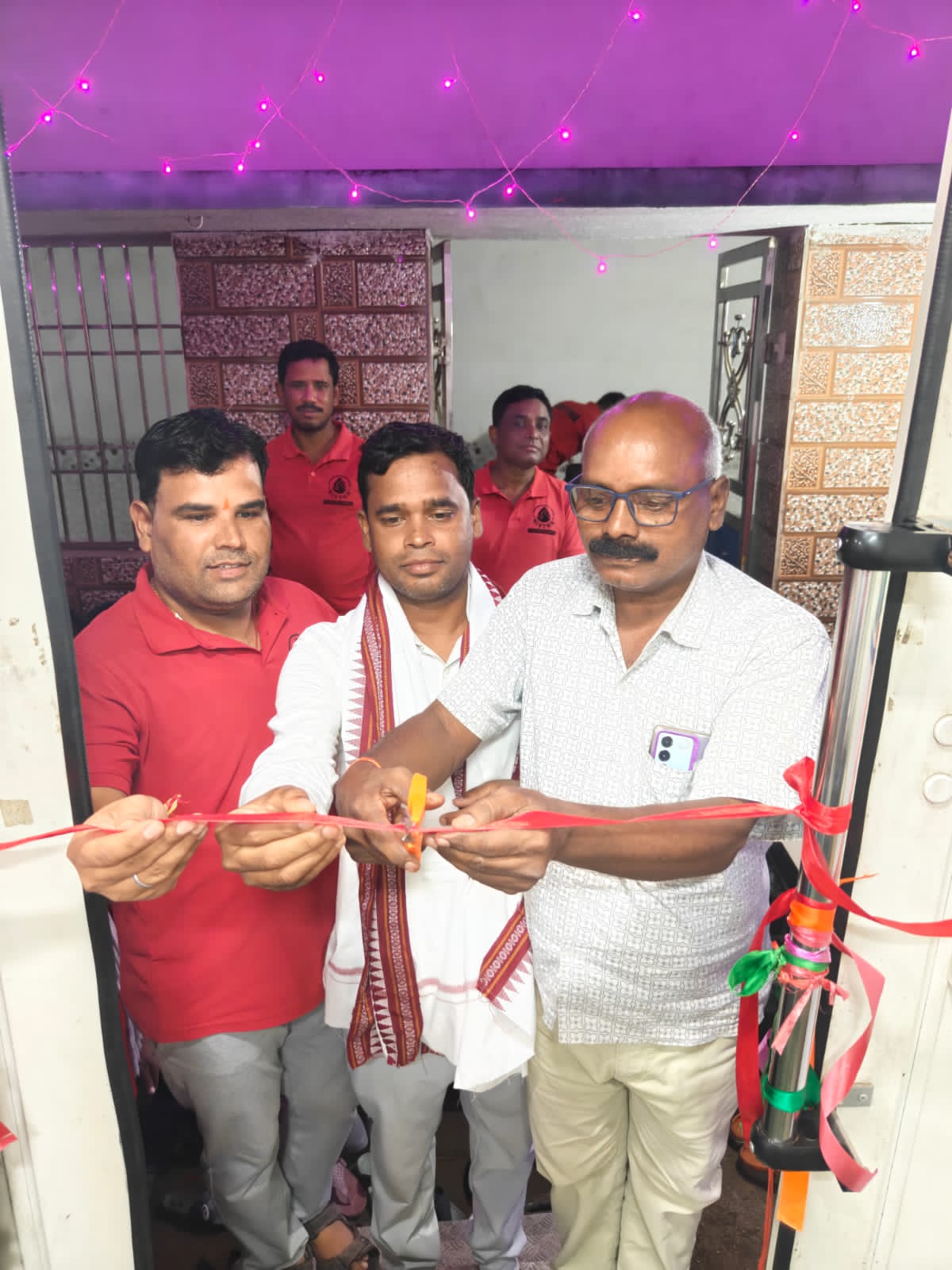 ବିଶ୍ୱକର୍ମା ପୂଜା ଅବସରରେ ନିଷ୍ଠା ପରିବାର ତରଫ ରୁ ଦୁଇଟି ରକ୍ତ ଦାନ ଶିବିର ରୁ ୫୨ୟୁନିଟ ରକ୍ତ ସଂଗୃହୀତ ହୋଇଯାଇଛି।