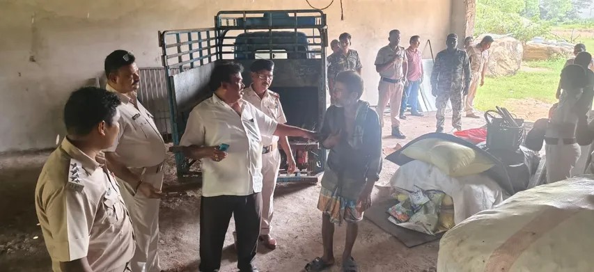 ବାଣ ଗୋଦାମରେ ପୁଣି ପୁଲିସ ଚଢ଼ାଉ ।