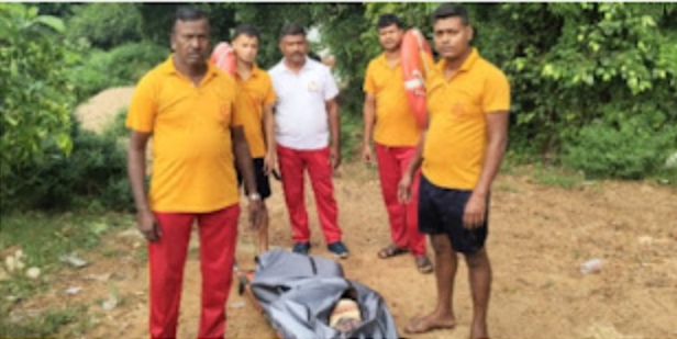 ଯୁକ୍ତ ୩ ଛାତ୍ର ର ସଲୀଳ ସମାଧୀ।ଗଞ୍ଜାମ ଜିଲ୍ଲା ପୁରୁଷୋତ୍ତମ ପୁର ତାରାତାରିଣୀ ମହାବିଦ୍ୟାଳୟରେ ଅଧ୍ୟୟନ ରତ ଯୁକ୍ତ ତିନି ଛାତ୍ର ସୁମିତ୍ କୁମାର ମିଶ୍ର ରୁଷିକୁଲ୍ୟା ନଦୀର ସ୍ରୋତରେ ଭାସି ପ୍ରାଣ ହରାଇଛନ୍ତି।