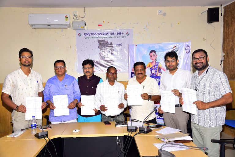 ଗଜପତିରେ ସ୍ଵତନ୍ତ୍ର ସଘନ ସଂଶୋଧନ -୨୦୨୬ ଚୂଡ଼ାନ୍ତ ମୋଟ ଭୋଟରଙ୍କ ସଂଖ୍ୟା 4,33,952ରେ ପହଞ୍ଚିଲା ।