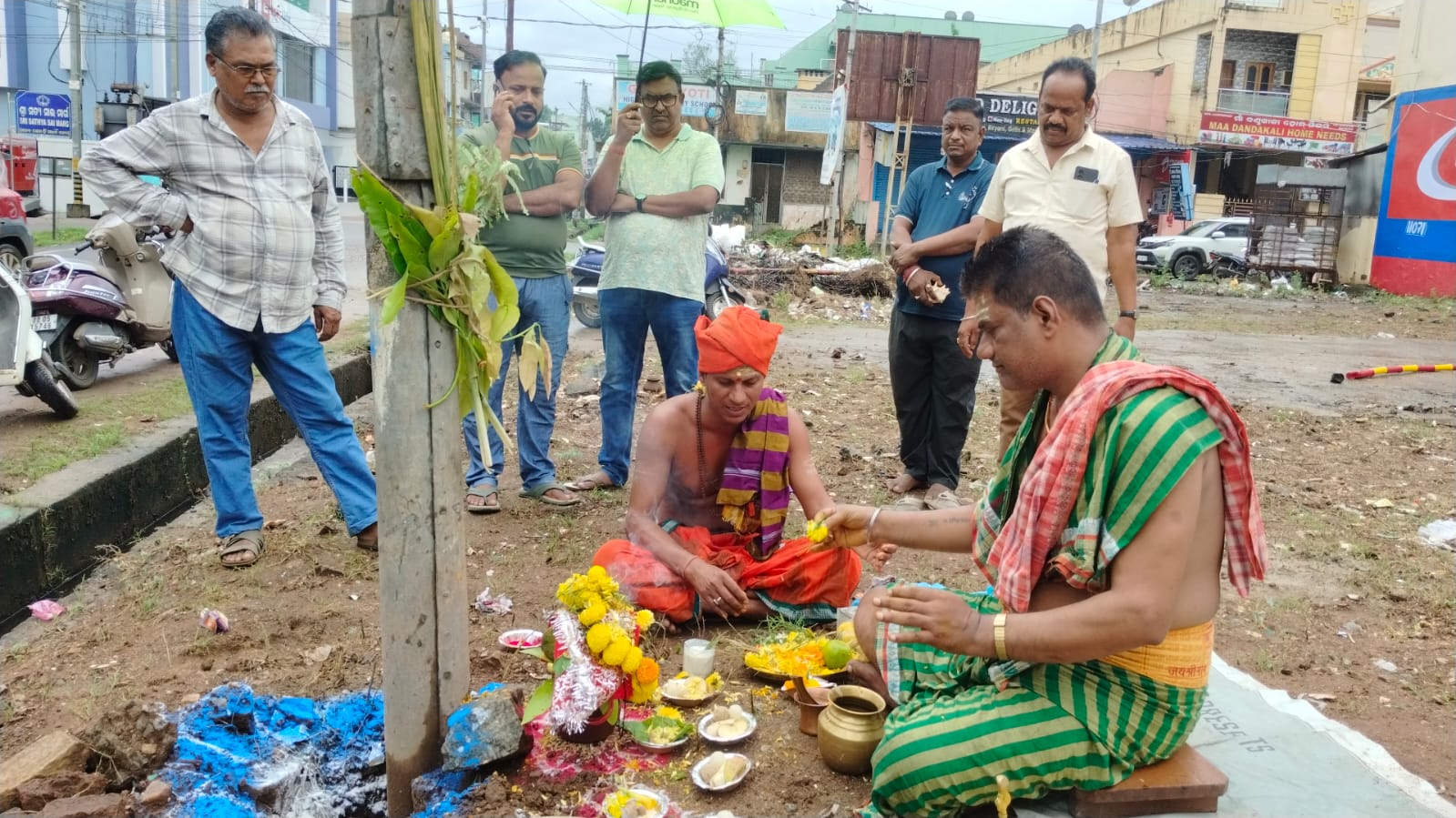 ଶ୍ରୀ ଶ୍ରୀ ଶ୍ରୀ ମାଁ ଗଜଲକ୍ଷ୍ମୀ ପୂଜା ନ୍ୟୁ କଲୋନୀ ପୂଜା ନିମନ୍ତେ ଶୁଭଖୁଣ୍ଟି ସ୍ଥପିତ l