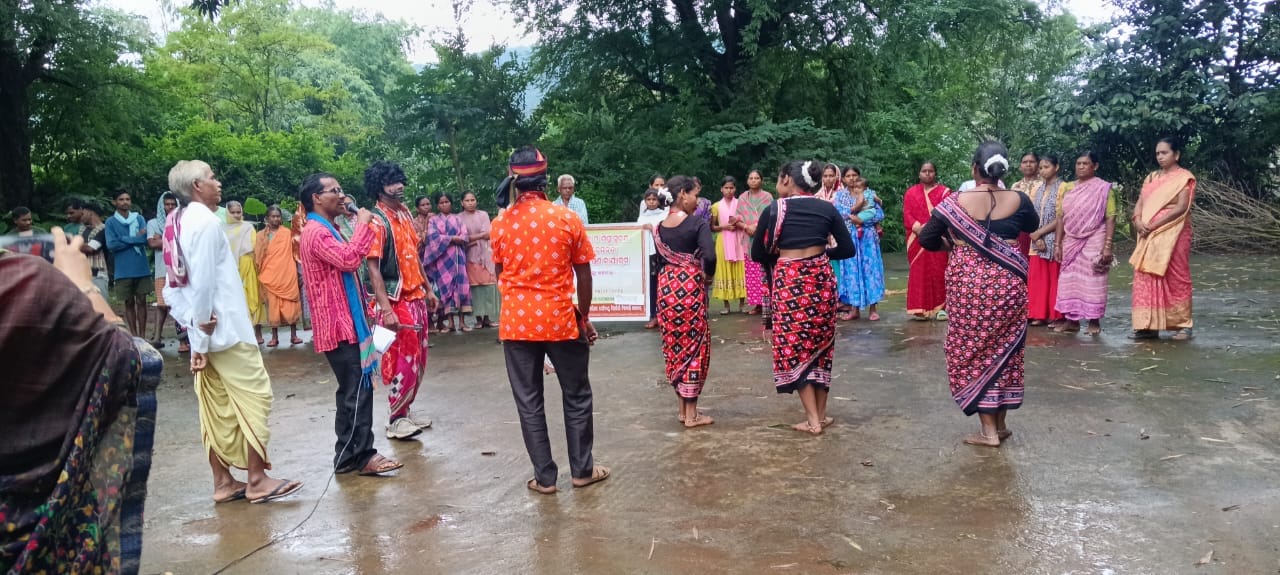 ବାଲ୍ୟ ବିବାହକୁ ନା 'କରିବା ୧୦୦, ୧୦୯୮, ଓ ୧୮୧ କୁ ଡାଏଲ କରିବା ଉପରେ ଲୋକନୃତ୍ୟ କାର୍ଯ୍ୟକ୍ରମ