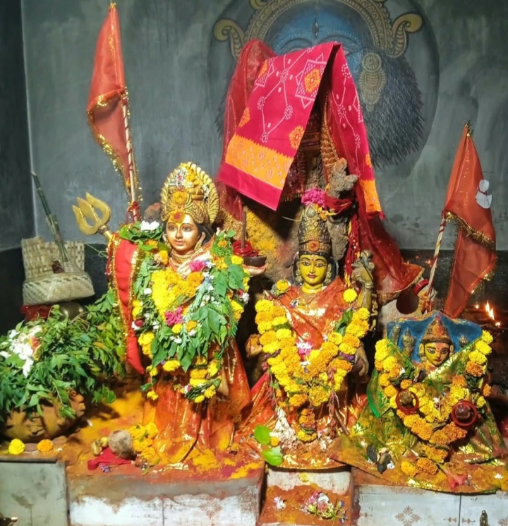 ଏକ ଭିନ୍ନ ଓ ବିରଳ ପରମ୍ପରାରେ ପୂଜା ପାଉଥିବା ଶକ୍ତିପୀଠ……ବର୍ଷକୁ ଥରେ କେବଳ ଦଶହରାରେ 10 ଦିନ ମାତ୍ର ଖୋଲେ ପାରଳାର ଦାଣ୍ଡୁମାରାମା ମନ୍ଦିର ।
