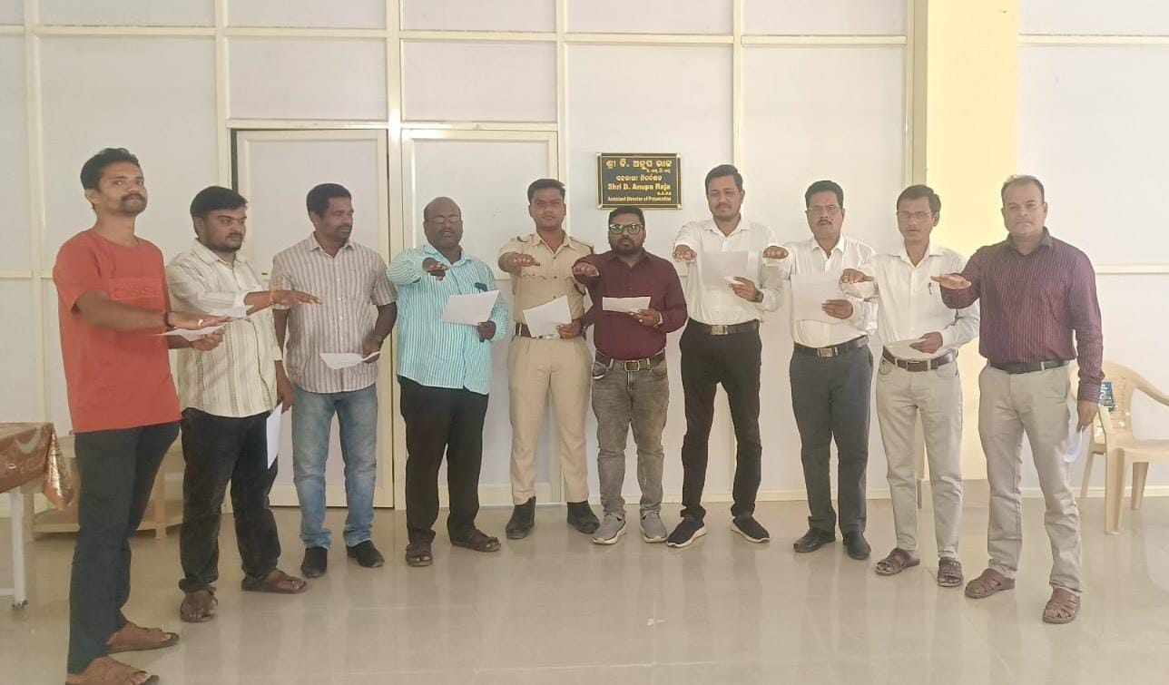 ଦୁର୍ନୀତିର ମୁଳୋତ୍ପାଟନ ନିମନ୍ତେ ଶପଥ ନେଲେ ଅଭିଯୋଜନ ଅଧିକାରୀ ।