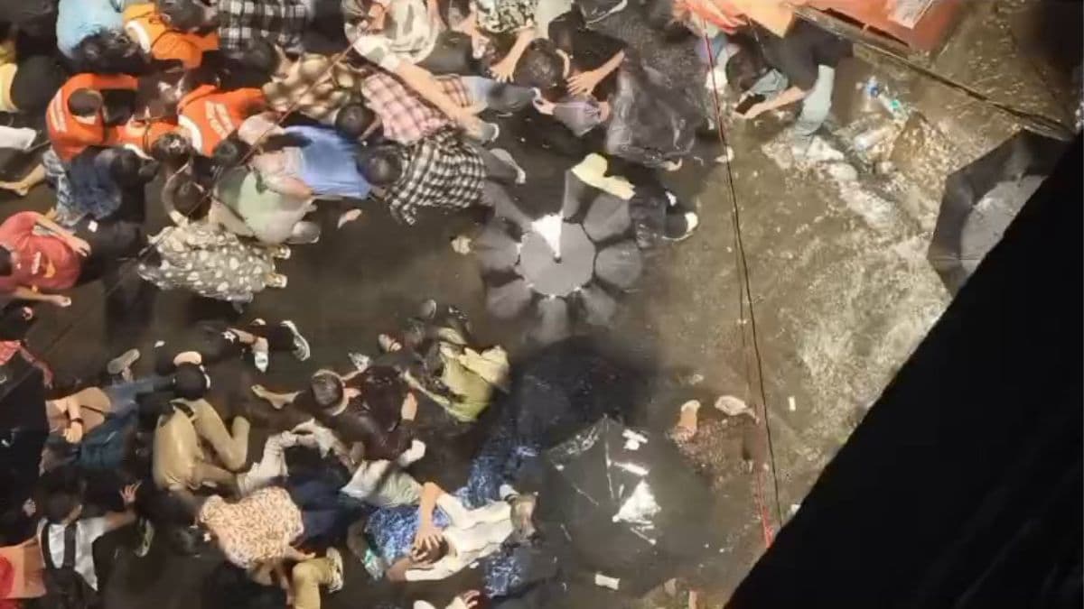 Accident at Kolkata Durga Puja; 17 reported dead; Many injured